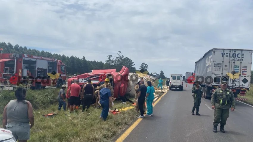 Un herido tras despiste y vuelco por Ruta Nacional 14 en Corrientes
