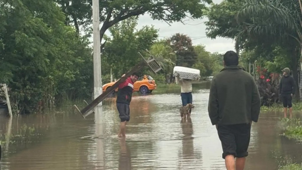 Son 137 los evacuados en San Luis del Palmar y habilitan un nuevo refugio