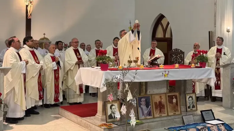 Duro panorama de la Iglesia: "Al Papa lo espera una Argentina en crisis, con una gran cantidad de hermanos muy pobres".