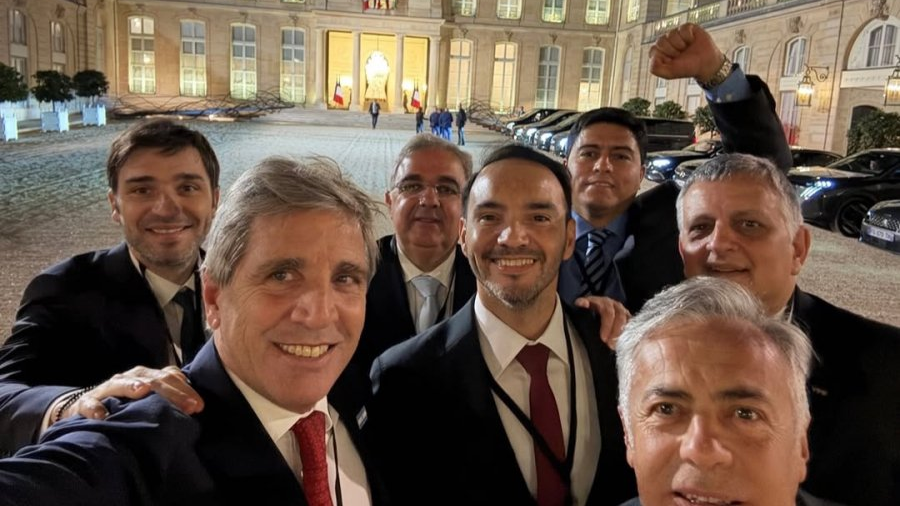La rosca en Par&iacute;s: el falso federalismo de los gobernadores y el silencio ante la crisis local.