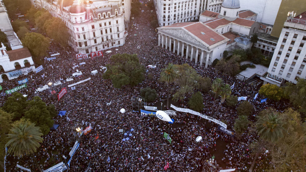 La patria no se vende y la soberan&iacute;a tampoco: La CTA y ex combatientes convocan a marchar el martes 6.