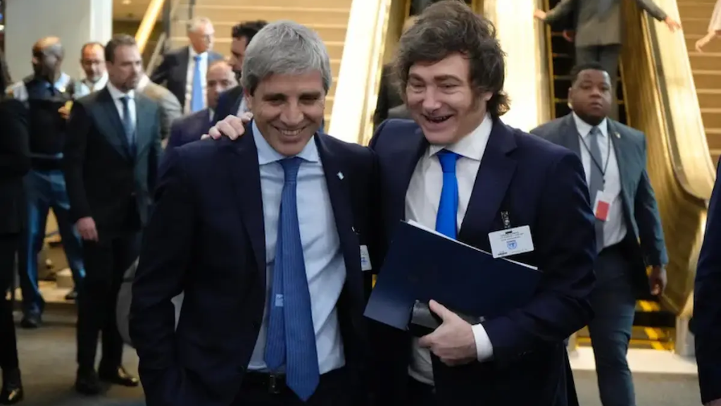 Milei y Caputo le ponen precio a la Argentina: un atajo para que los tecnomagnates se queden con la tierra.
