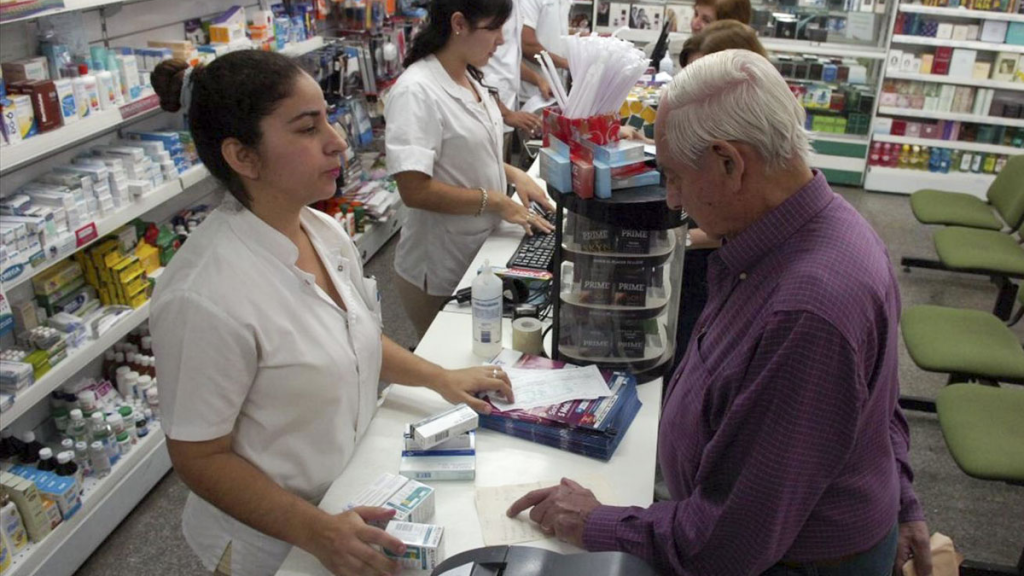Desplome de hasta un 15% en la venta de medicamentos en Corrientes