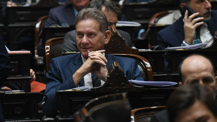 Relaciones carnales 2.0: el valdesismo consum&oacute; su pacto con la Naci&oacute;n, ayudo a vaciar el recinto y blindar un ajuste furibundo que castiga a Corrientes