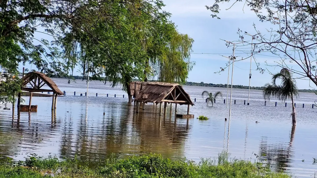 El r&iacute;o Paran&aacute; sigue creciendo y la crisis en Corrientes ya deja un saldo de 646 personas evacuadas y autoevacuadas 