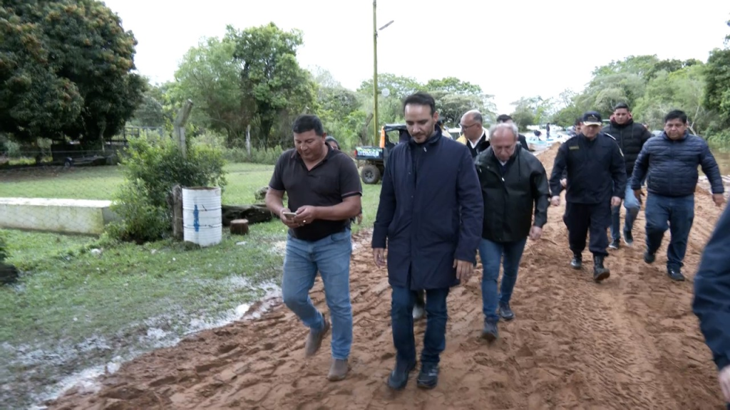 Ayuda financiera por El Ni&ntilde;o: Vald&eacute;s anunci&oacute; cr&eacute;ditos subsidiados, sin montos ni fechas, y vuelve a reclamar a Naci&oacute;n fondos y obras