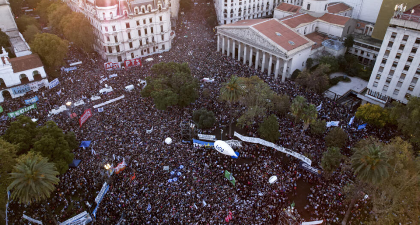 La patria no se vende y la soberanía tampoco: La CTA y ex combatientes convocan a marchar el martes 6.