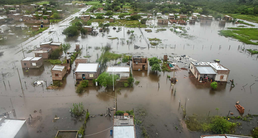 Advierten que el fen&oacute;meno de El Ni&ntilde;o superar&iacute;a a las hist&oacute;ricas crecientes de 1983 y 1997-1998 y ya organizan centros de evacuaci&oacute;n