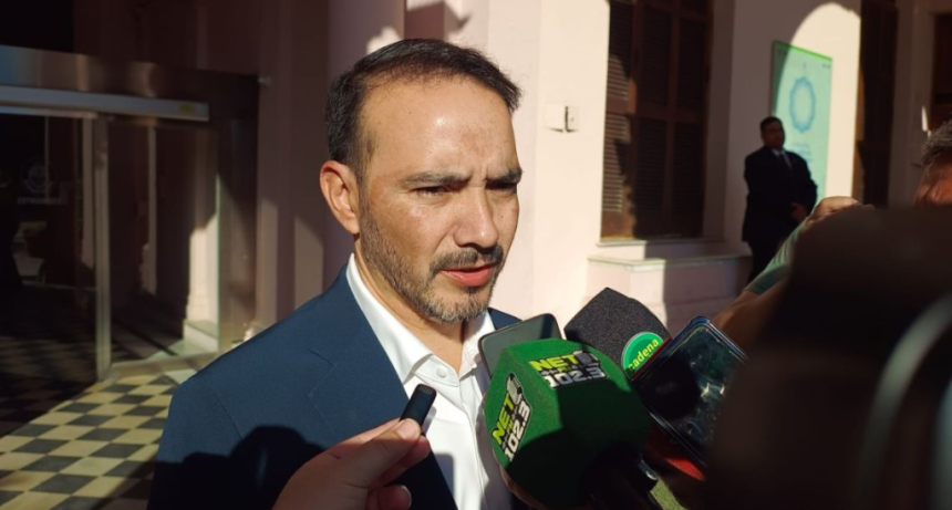 Vald&eacute;s proyecta un Presupuesto 2027 de $4 billones mientras demora una mejora salarial para los estatales 