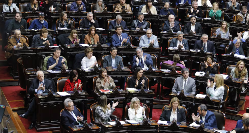 Semana clave en el Congreso por el DNU 70: marcha masiva de la oposici&oacute;n, qu&oacute;rum en duda 