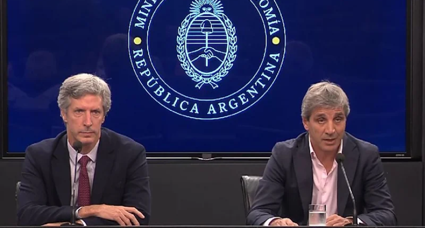 Piden la detenci&oacute;n de Luis Caputo y Santiago Bausili en la causa que investiga la p&eacute;rdida de m&aacute;s de 1.000 millones de d&oacute;lares