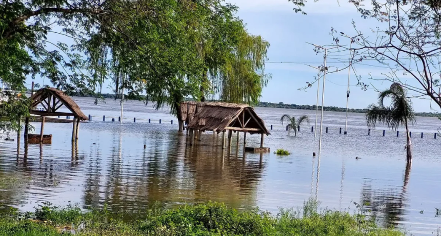 El r&iacute;o Paran&aacute; sigue creciendo y la crisis en Corrientes ya deja un saldo de 646 personas evacuadas y autoevacuadas 