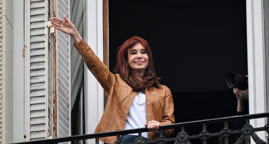 Una nueva encuesta de Analog&iacute;as revela que Cristina Kirchner lidera la imagen positiva en el pa&iacute;s y relega al cuarto puesto a Javier Milei