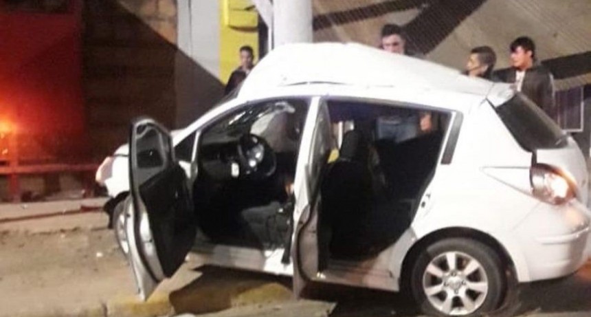 Trágico choque en avenida Centenario: murió una joven y otras dos personas fueron hospitalizadas