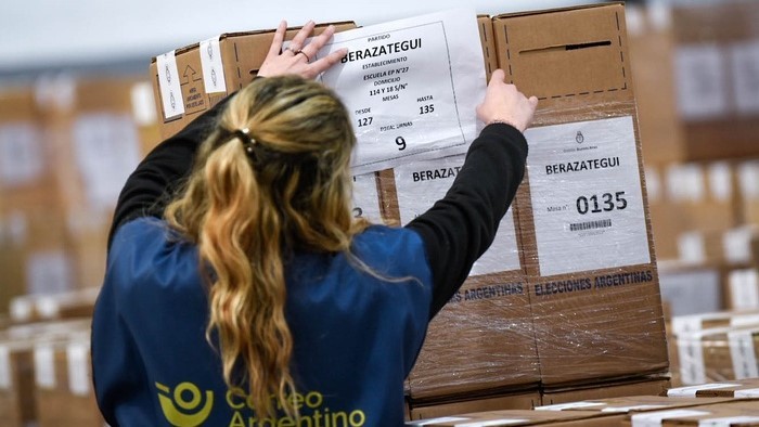 El Gobierno anunció la desregulación del servicio postal, pieza clave para las elecciones