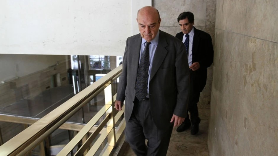 Cavallo le pidió a Milei eliminar el cepo y permitir al dólar como una moneda legal