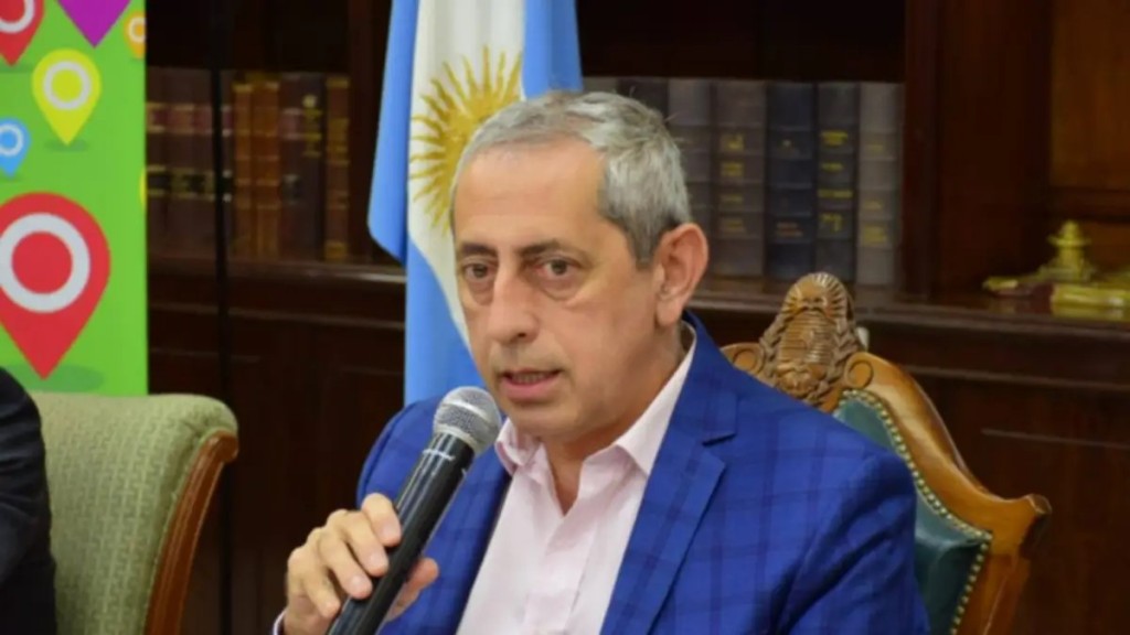 Qué dijo Rivas Piasentini sobre un aumento y bono navideño para estatales correntinos