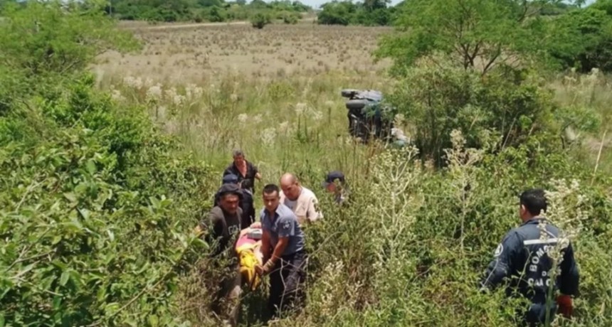 Murió un niño de 5 años en Corrientes: salió despedido de una camioneta en un accidente
