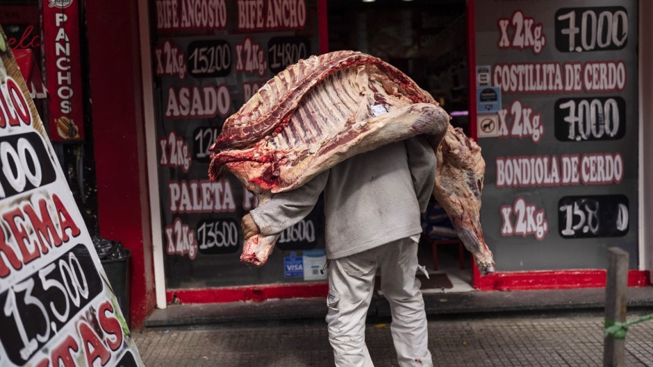 Se desploma el consumo de carne y crecen los asaltos a camiones frigoríficos