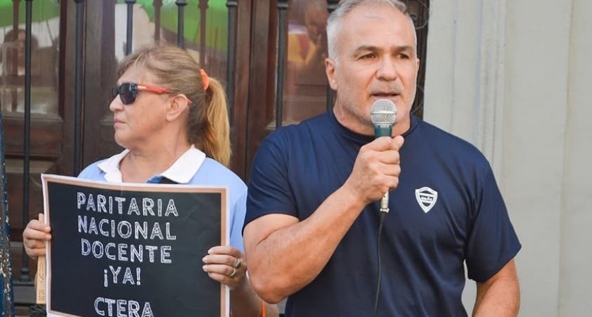 Fernando Ramírez: “el bono en cuotas no cubre ni la mitad de lo que nos sacaron del aguinaldo y por atraso frente a la inflación”