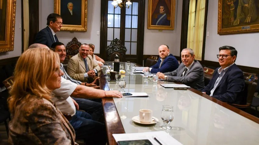 Ante legisladores, Hacienda expuso el proyecto de Presupuesto 2026