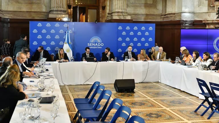 Bullrich busca una salida elegante a su fracaso legislativo