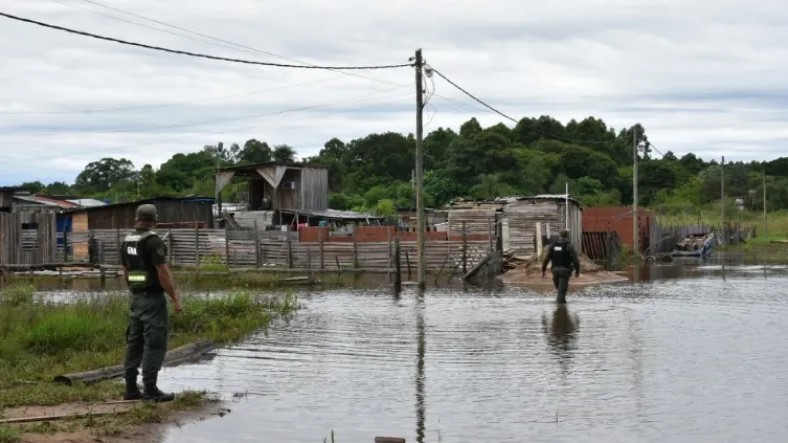 Gendarmería colabora en la asistencia y evacuación en Corrientes