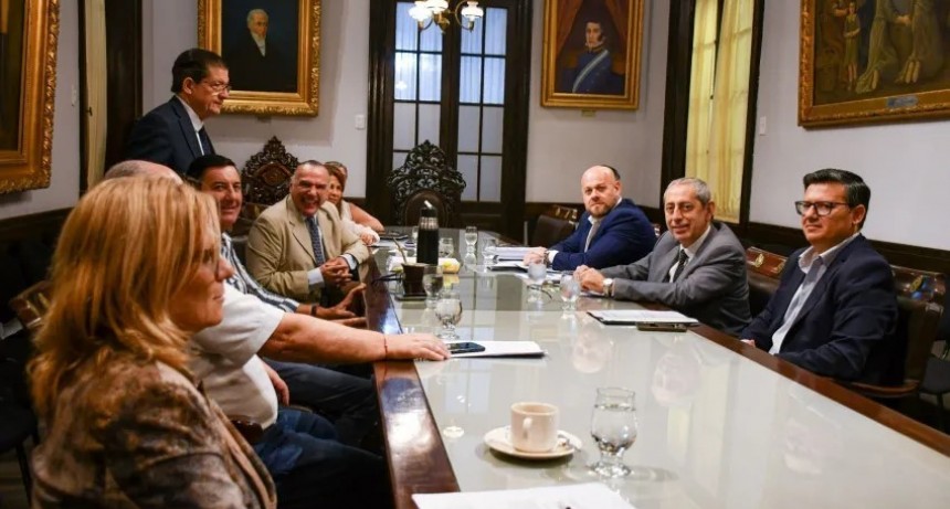 Ante legisladores, Hacienda expuso el proyecto de Presupuesto 2026