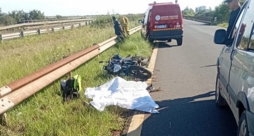 Chico de 14 años manejaba una moto en la ruta y murió tras un despiste